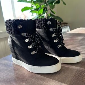 HIGHTOP WEDGE SNEAKER BOOT KENNETH COLE